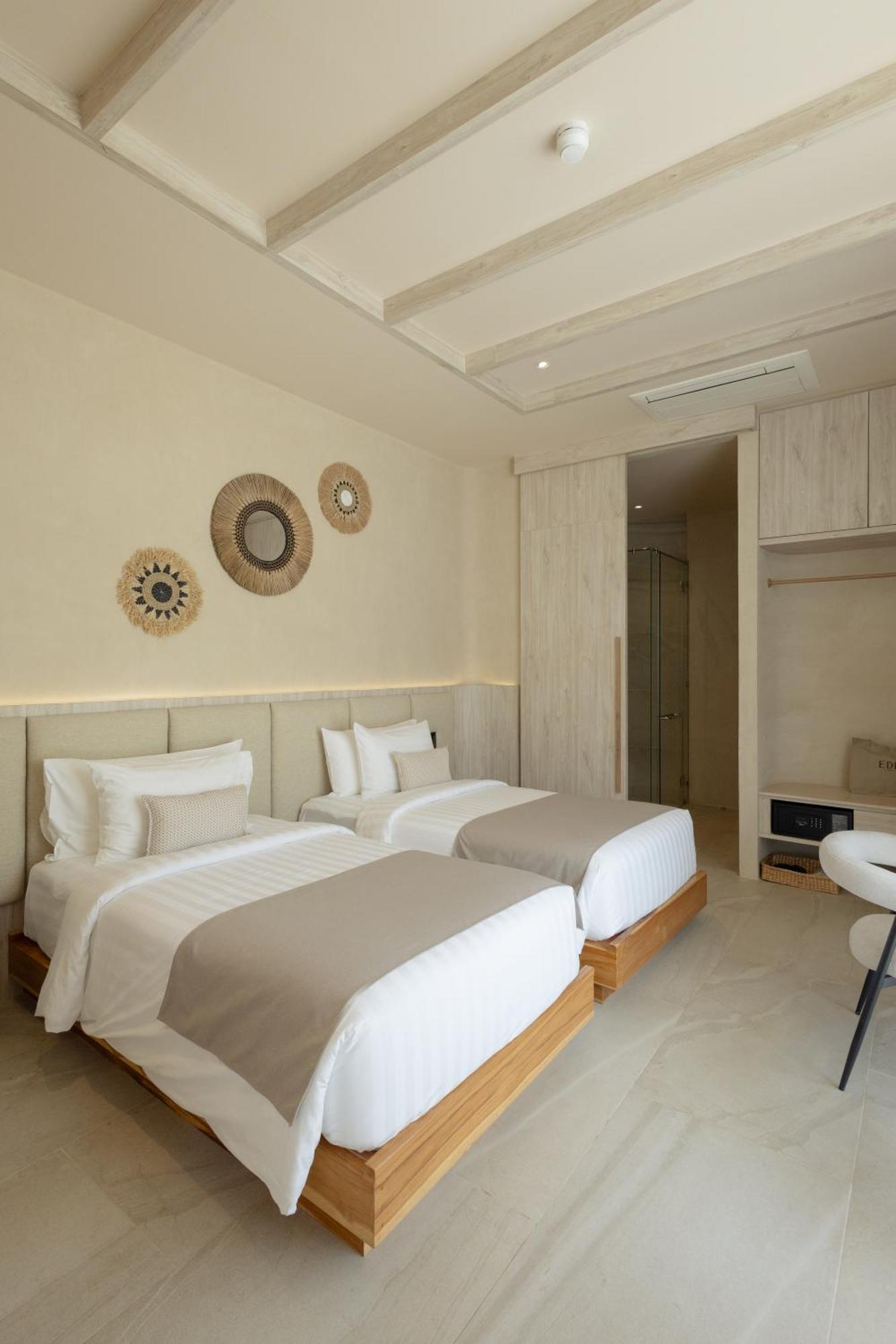 Eden Resort & Villas Phuket Patong Bagian luar foto